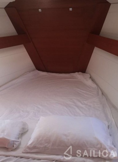 Dufour 410 GL - Yacht Charter Sailica