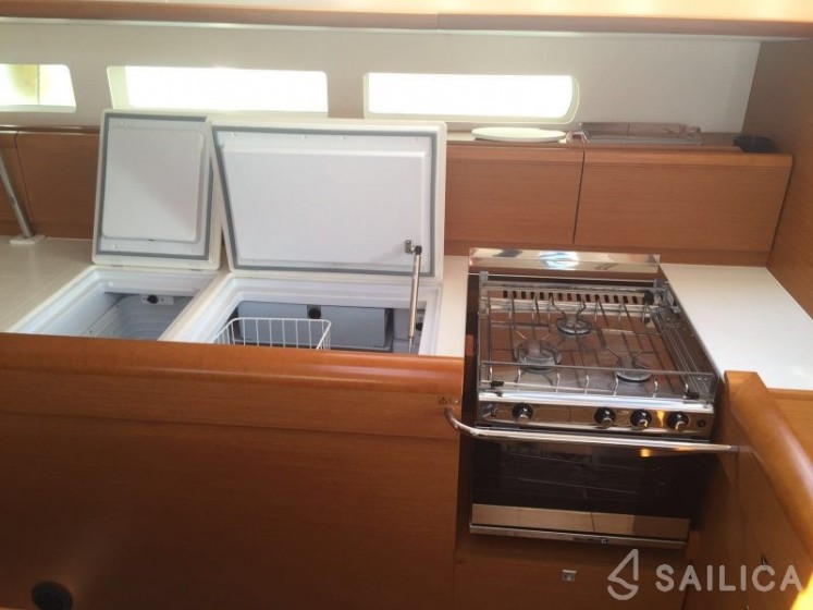 Sun Odyssey 509 - Yacht Charter Sailica