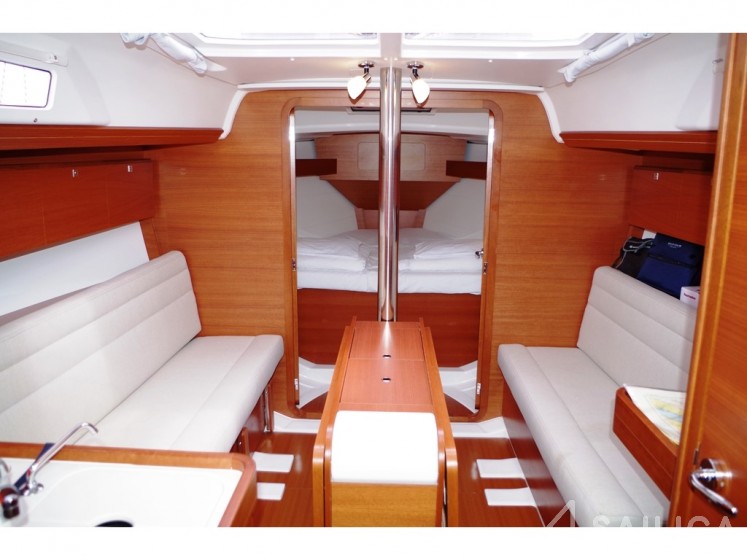 Dufour 350 GL - Yacht Charter Sailica