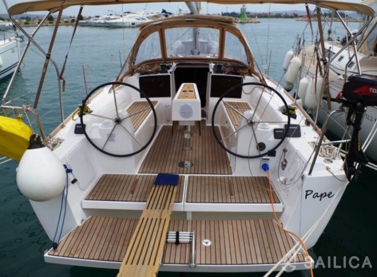 Dufour 350 GL - Yacht Charter Sailica