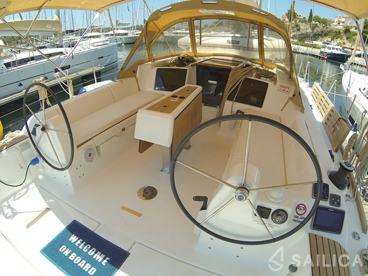Dufour 382 Grand Large - Yacht Charter Sailica