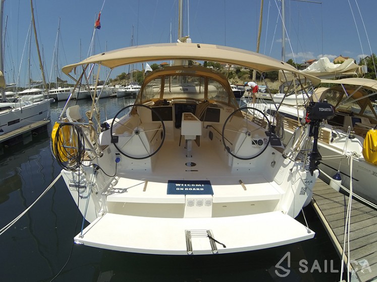 Dufour 382 Grand Large - Yacht Charter Sailica
