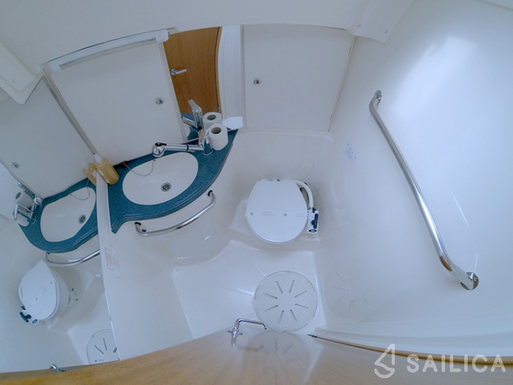 Bavaria 46 Cruiser - Yacht Charter Sailica