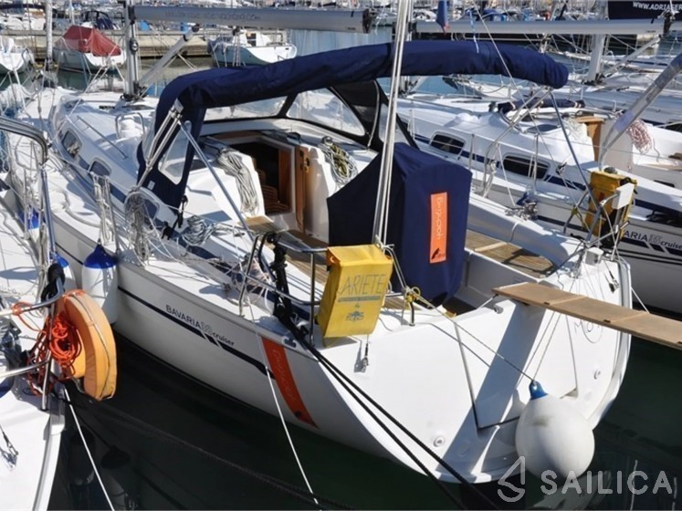Bavaria 38 Cruiser - Yacht Charter Sailica