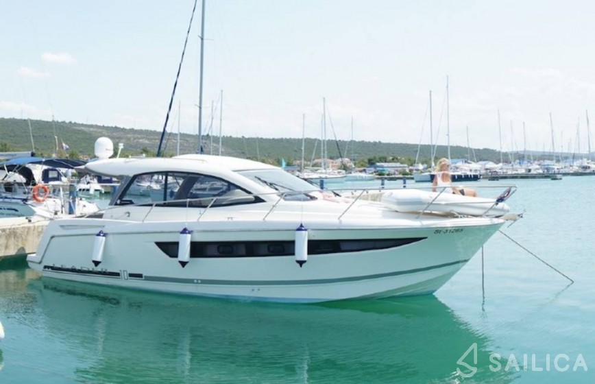 Leader 10 - Yacht Charter Sailica