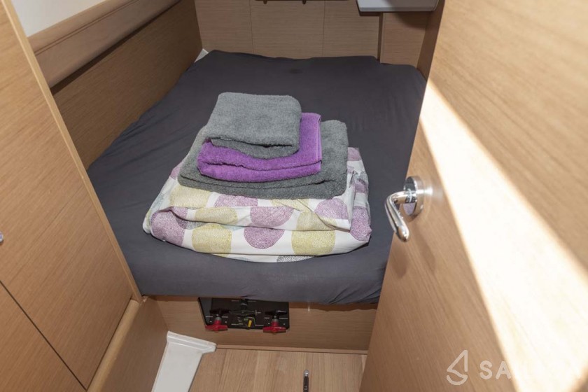 Sun Odyssey 389 - Yacht Charter Sailica