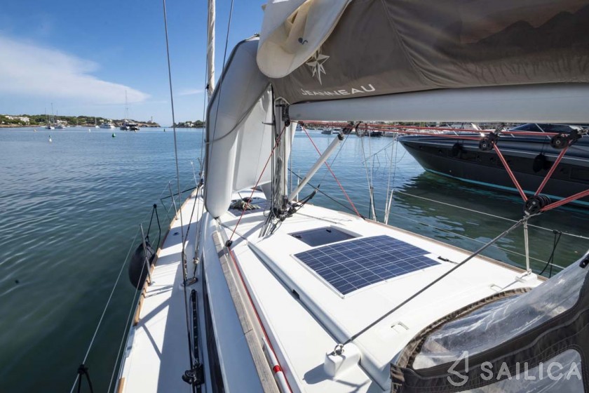 Sun Odyssey 389 - Yacht Charter Sailica