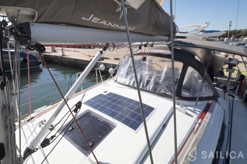 Sun Odyssey 389 - Yacht Charter Sailica