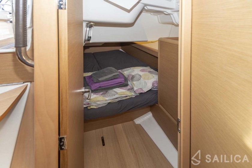 Sun Odyssey 389 - Yacht Charter Sailica