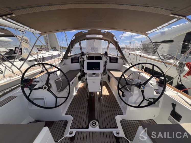 Sun Odyssey 389 - Yacht Charter Sailica
