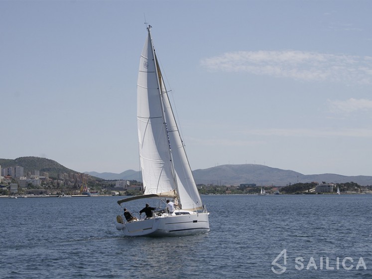 Dufour 350 Grand Large - Yacht Charter Sailica