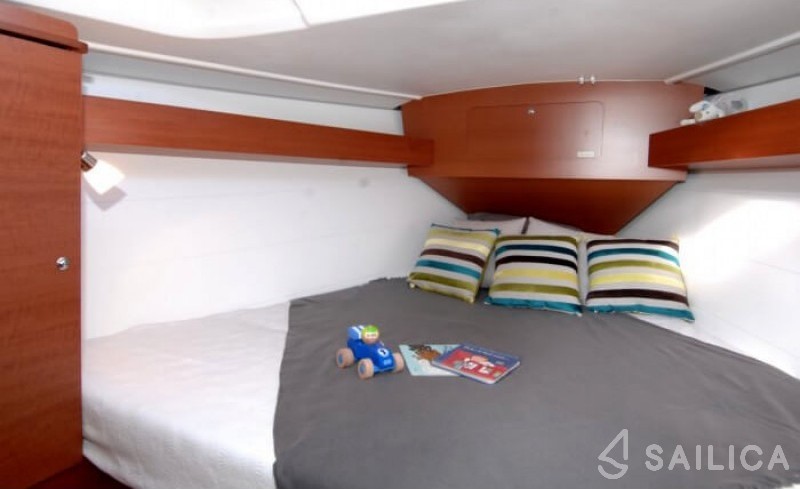 Dufour 335 Grand Large - Yacht Charter Sailica