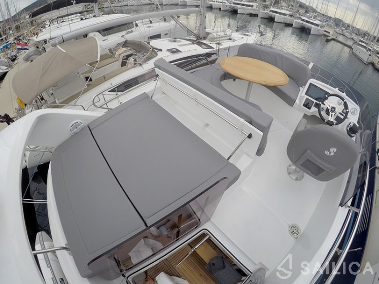 Antares 36 - Yacht Charter Sailica