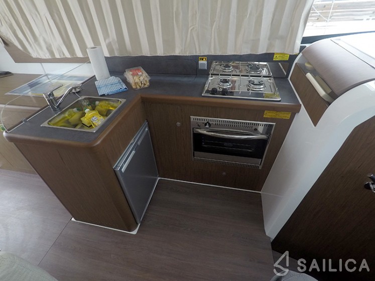 Antares 36 - Yacht Charter Sailica