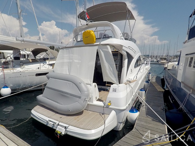 Antares 36 - Yacht Charter Sailica