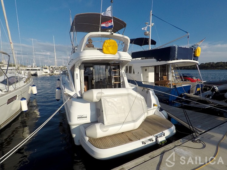 Antares 36 - Yacht Charter Sailica