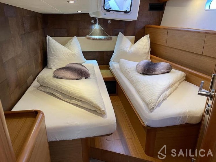 Jeanneau 57 - Yacht Charter Sailica
