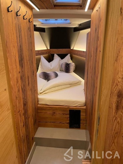 Jeanneau 57 - Yacht Charter Sailica