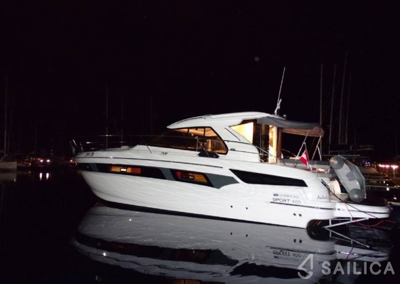 Bavaria 400 Coupe - Yacht Charter Sailica