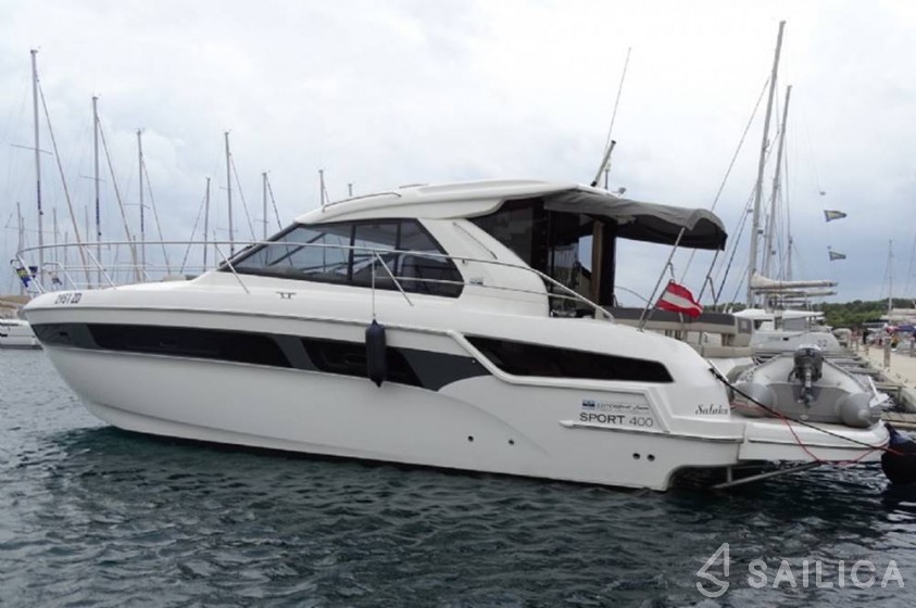 Bavaria 400 Coupe - Yacht Charter Sailica