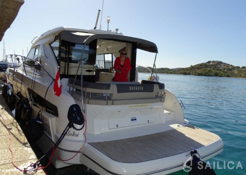 Bavaria 400 Coupe - Yacht Charter Sailica