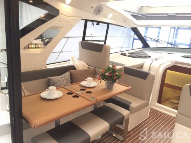 Bavaria 400 Coupe - Yacht Charter Sailica