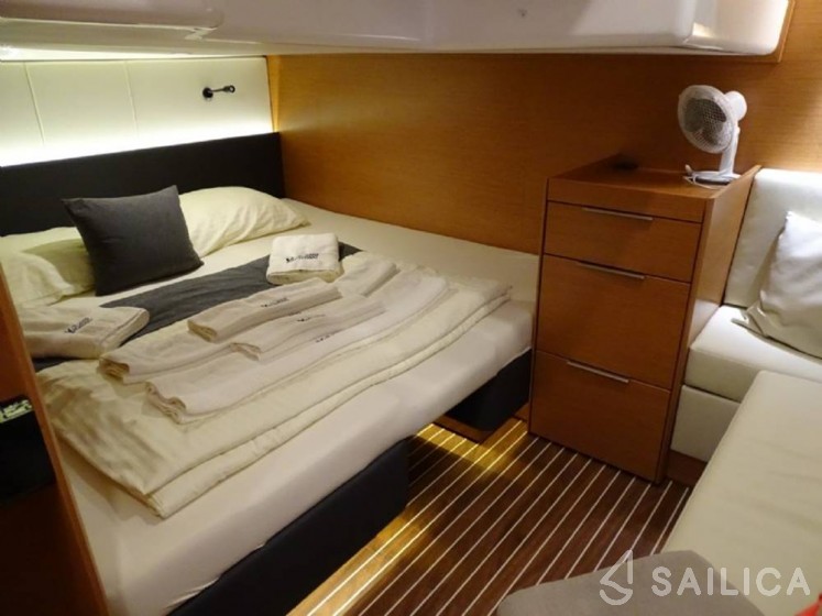 Bavaria 400 Coupe - Yacht Charter Sailica