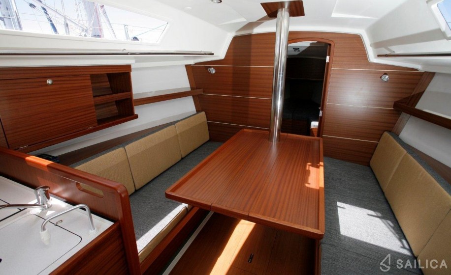 Delphia 31 - Yacht Charter Sailica