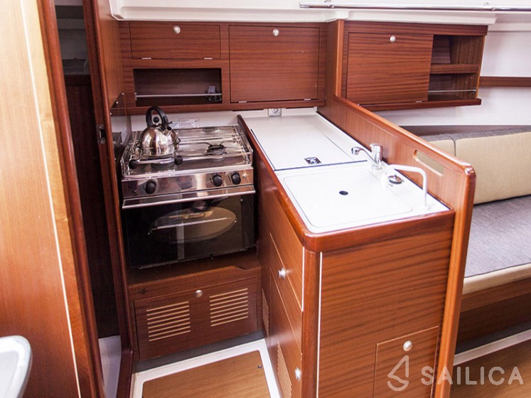 Delphia 31 - Yacht Charter Sailica