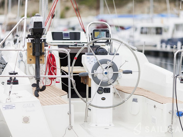 Delphia 31 - Yacht Charter Sailica