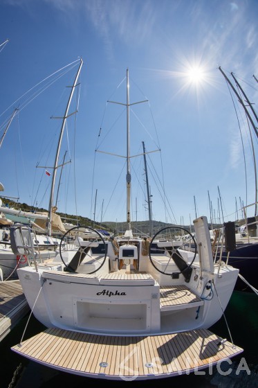 Dufour 360 GL - Yacht Charter Sailica