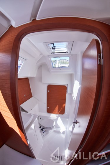 Dufour 360 GL - Yacht Charter Sailica