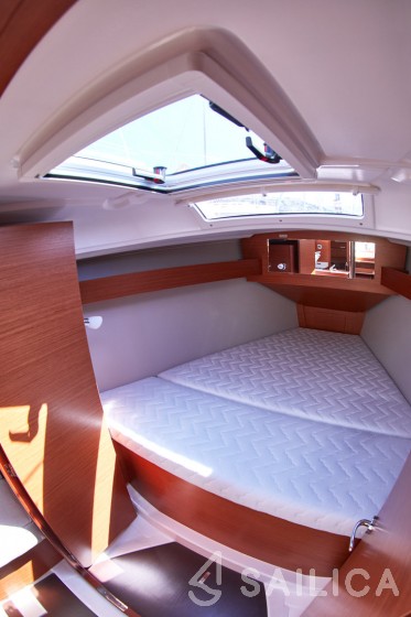 Dufour 360 GL - Yacht Charter Sailica