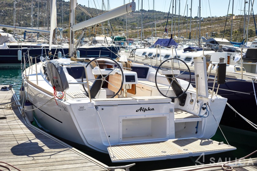Dufour 360 GL - Yacht Charter Sailica