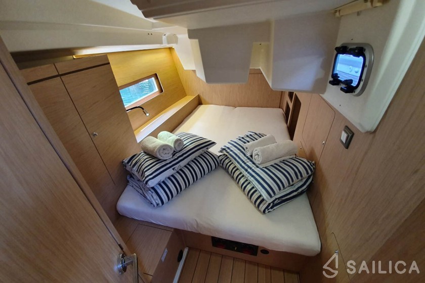 Oceanis 46.1 - Yacht Charter Sailica