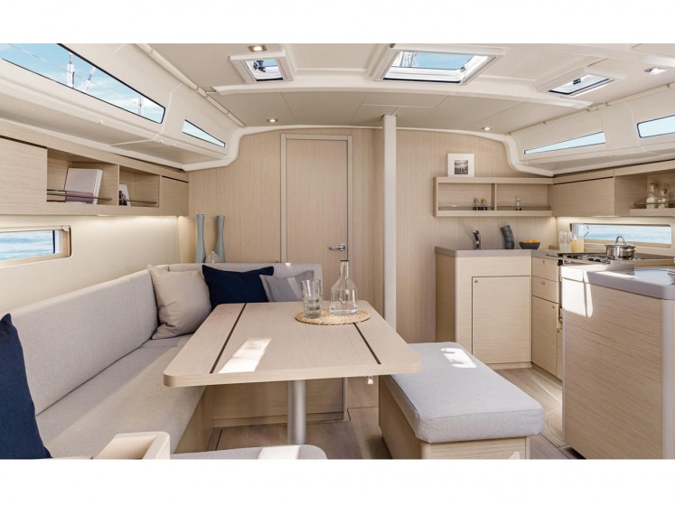 Oceanis 40.1 - Yacht Charter Sailica