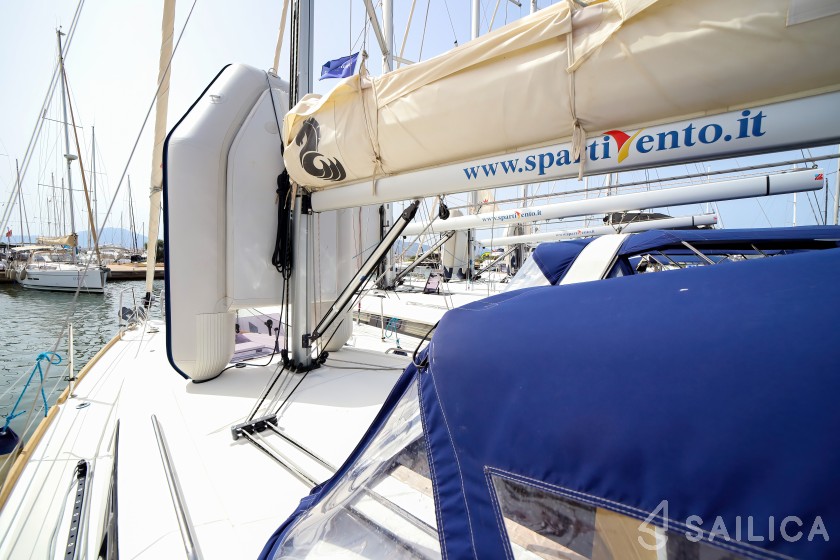 Oceanis 35.1 - Yacht Charter Sailica