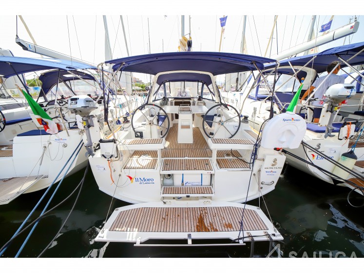 Oceanis 35.1 - Yacht Charter Sailica