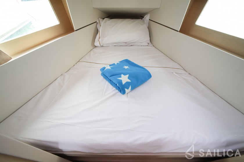 Oceanis 35.1 - Yacht Charter Sailica