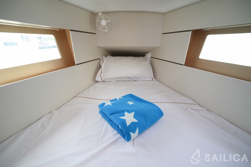 Oceanis 35.1 - Yacht Charter Sailica