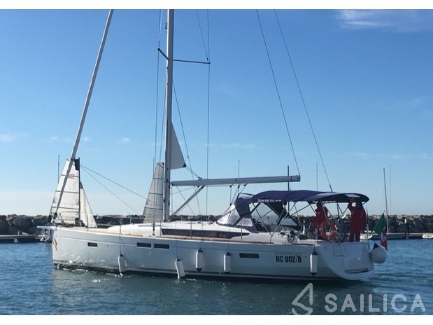 Oceanis 35.1 - Yacht Charter Sailica