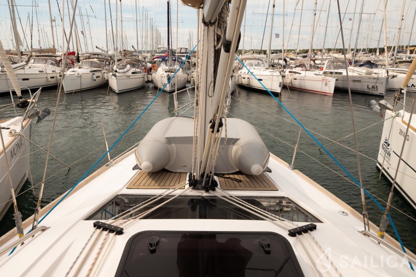 Elan 40 Impression - Yacht Charter Sailica
