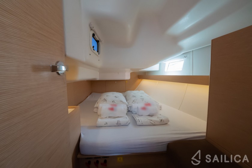Elan 40 Impression - Yacht Charter Sailica