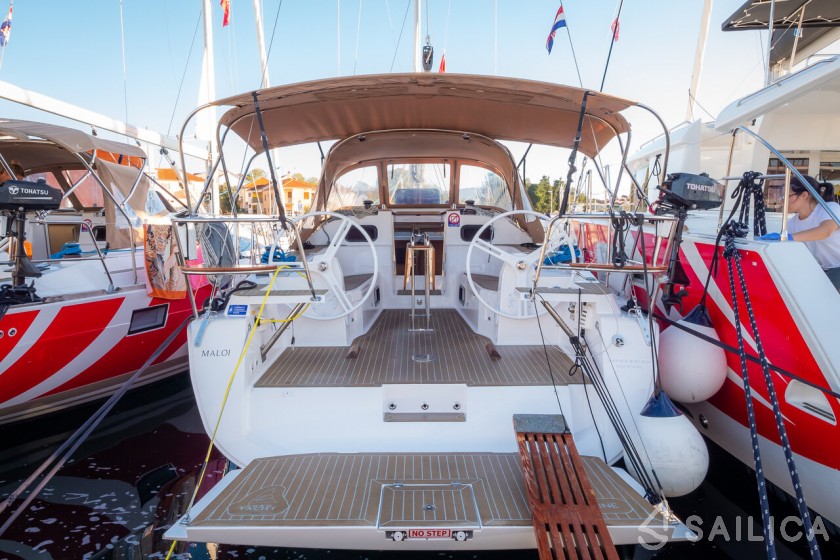 Elan 40 Impression - Yacht Charter Sailica