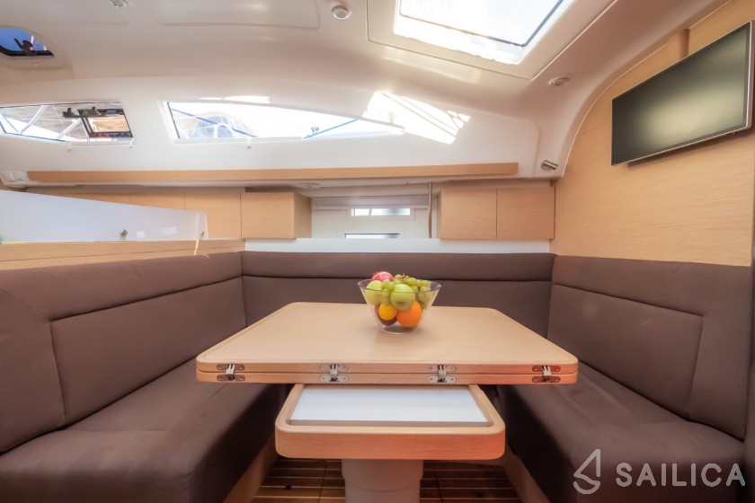 Elan 40 Impression - Yacht Charter Sailica