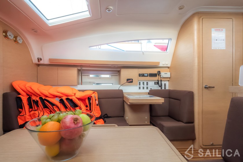 Elan 40 Impression - Yacht Charter Sailica