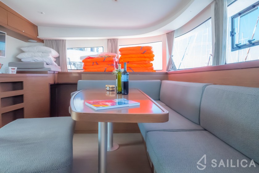 Lagoon 42 - Yacht Charter Sailica