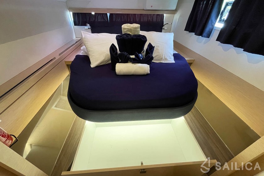 Lucia 40 - Yacht Charter Sailica