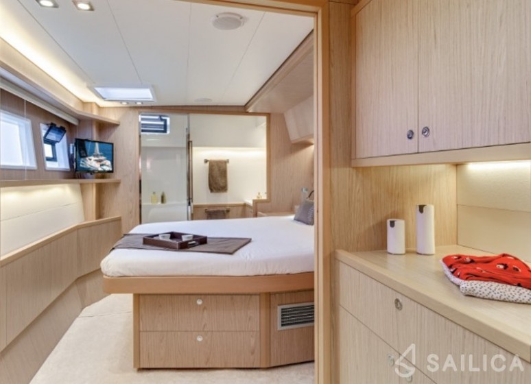 Lagoon 52F - Yacht Charter Sailica