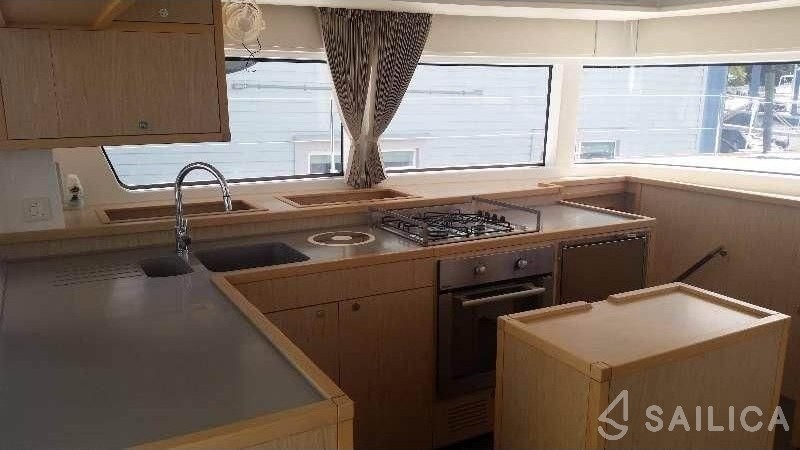 Lagoon 52F - Yacht Charter Sailica